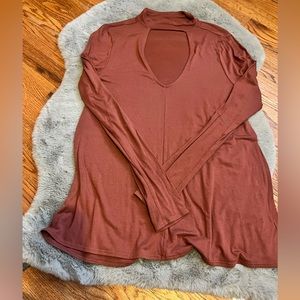 Burnt orange cutout top from Express. Size Medium
